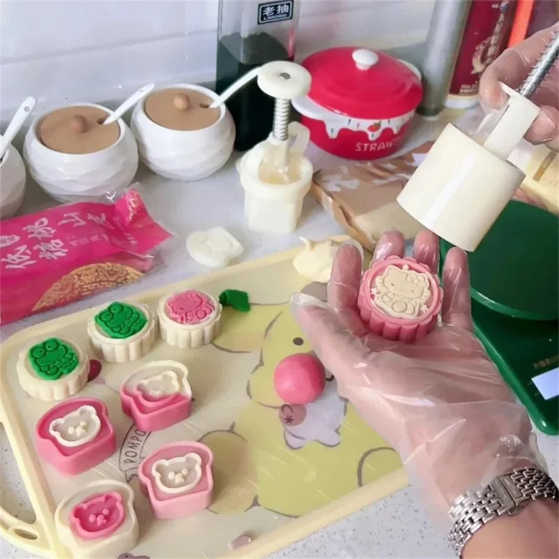 Sanrio Character Baking Mold - Image 2